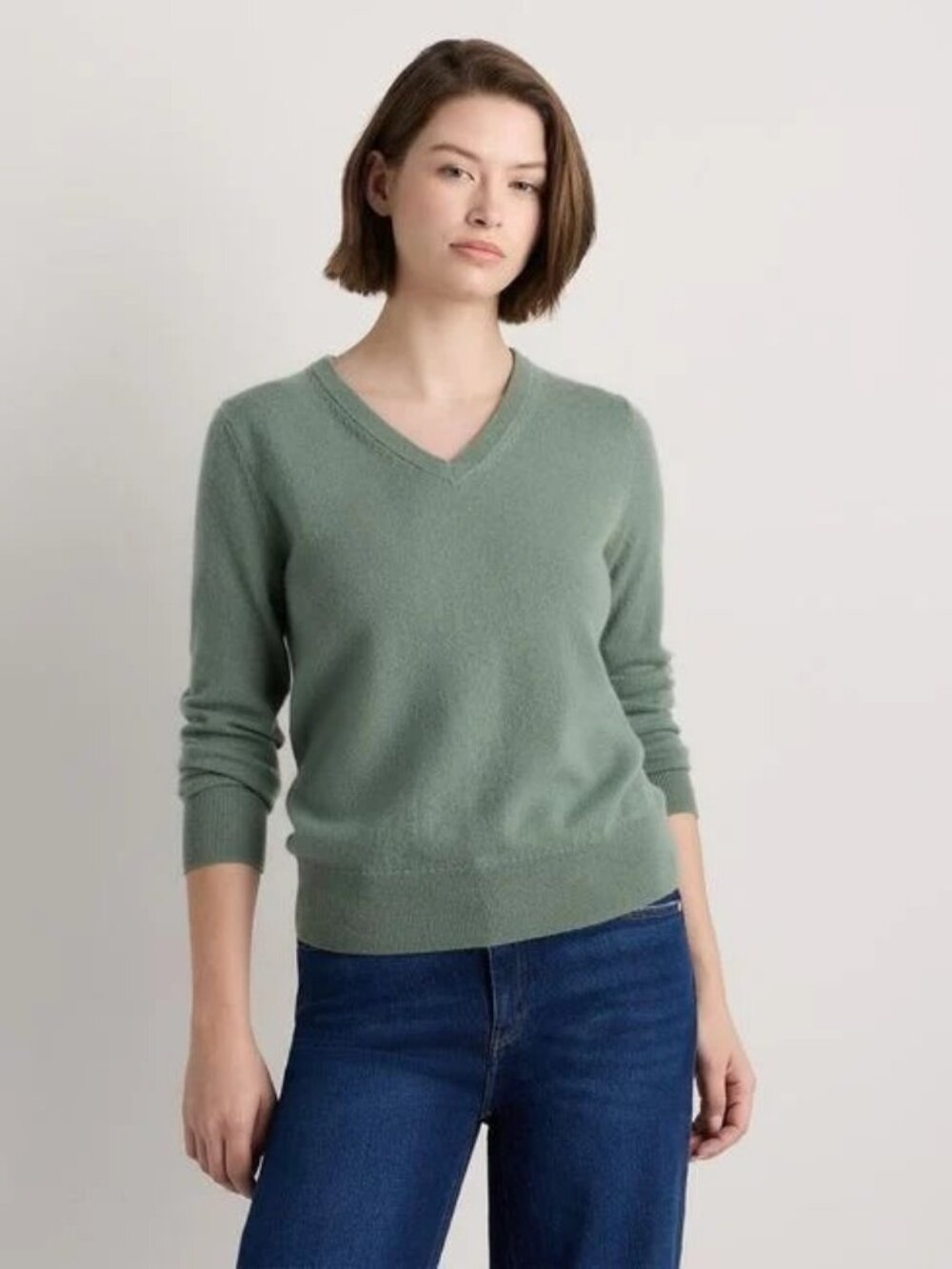 Quince Mongolian Cashmere V-Neck Sweater - Sea Spray Green